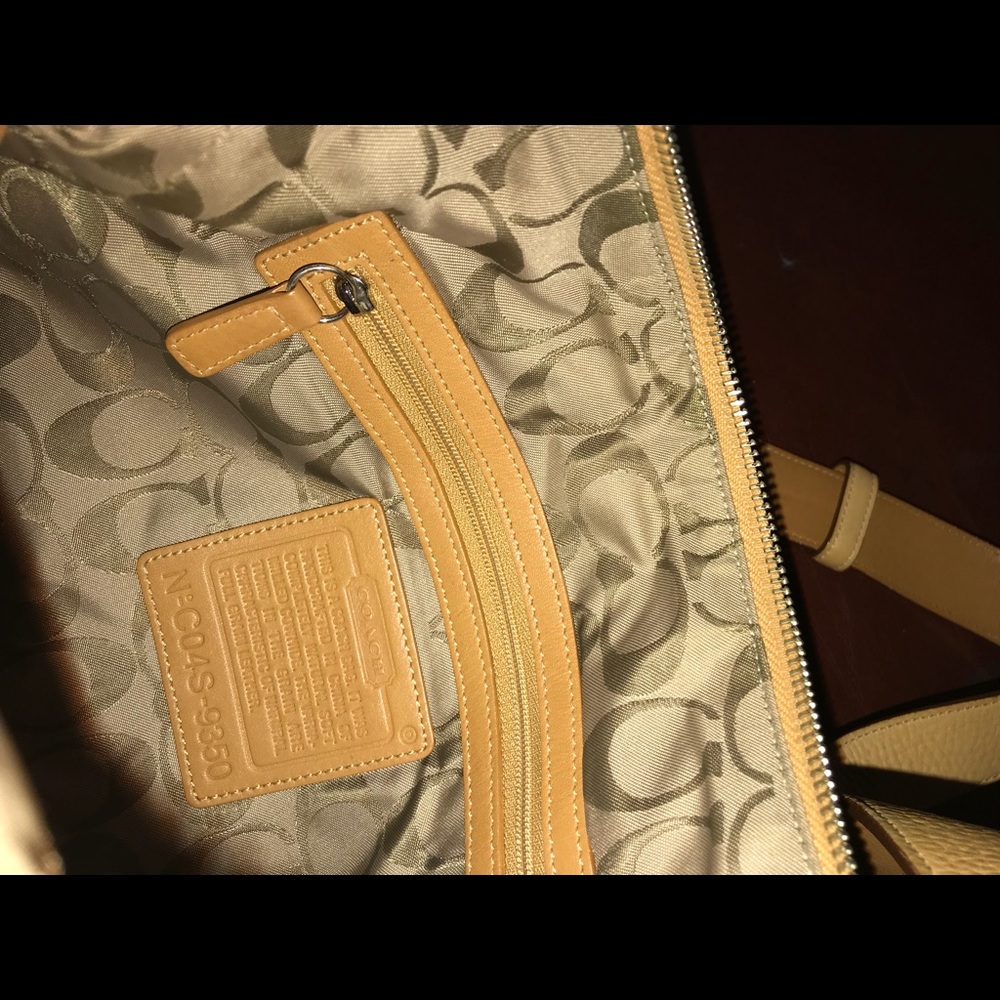 COACH LEATHER SHOULDER BAG